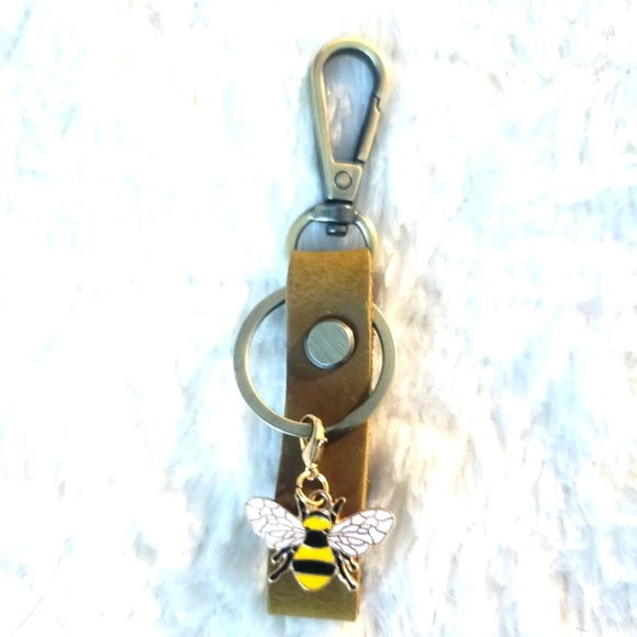 None Accessories - Genuine Natural Tan Leather key holder with Bee charm